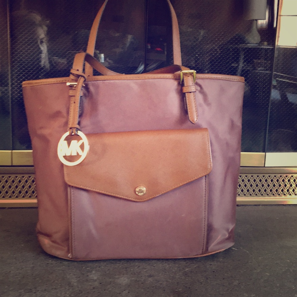 Authentic Michael Kors bag🎉won’t go lower